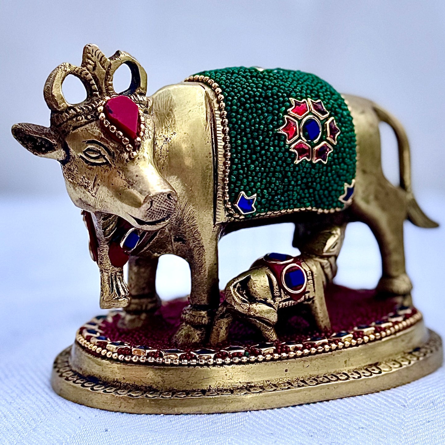 Premium Brass Kamadhenu Cow & Calf Idol | Handcrafted Decor | Traditional Indian Gift